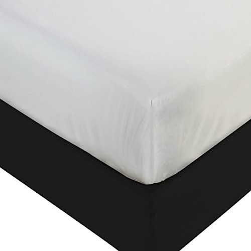 BLISSFORD Queen Waterproof Mattress Protector - Heavy Duty Fitted Vinyl Cover
