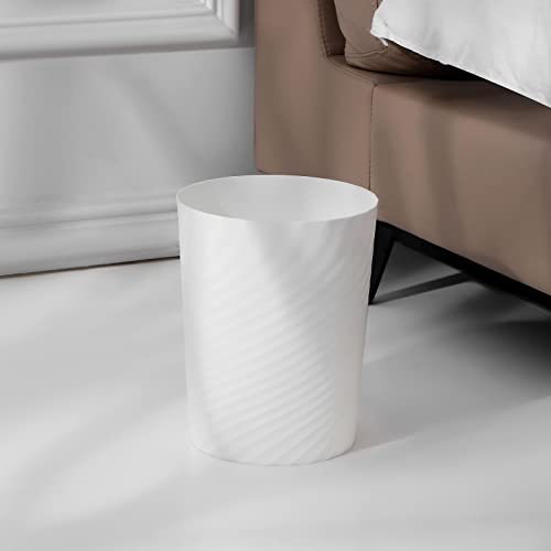 Small Plastic Trash Can Wastebasket 1.8 Gallon, White
