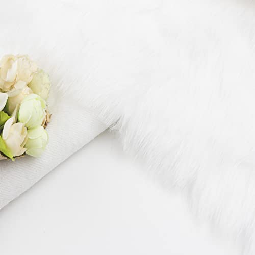 48-Inch White Faux Fur Christmas Tree Skirt - Soft Plush Holiday Decor