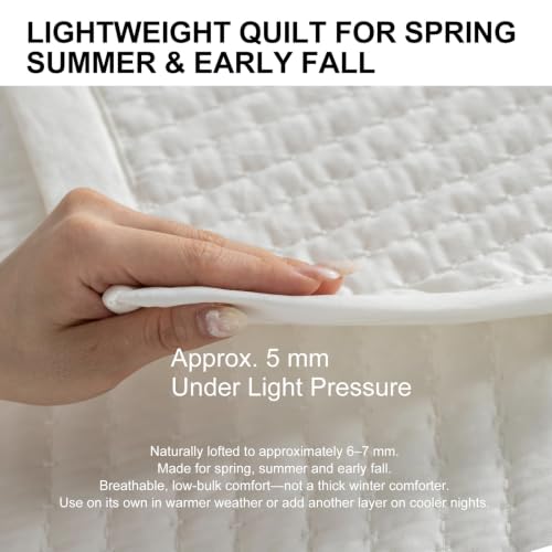 Oversized King Quilt Set (112" x 106") - Soft Lightweight Bedspread & Shams