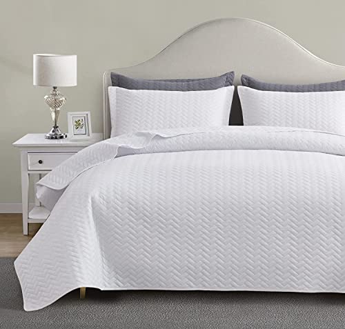 Maple&Stone White Queen Quilt Set - 3-Piece Lightweight Chevron Bedspread