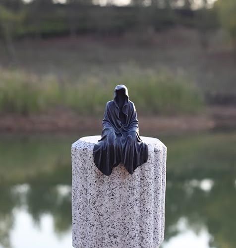 Gothic Black Robe Resin Statue, 5-Inch Creepy Figurine for Home Decor
