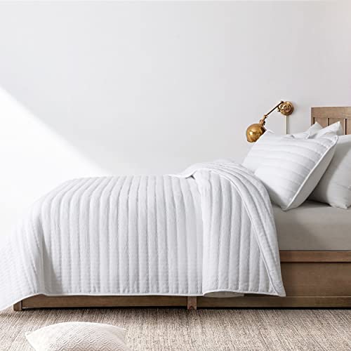 ROARINGWILD Queen White Quilted Quilt Set - 3 Piece All-Season Bedspread