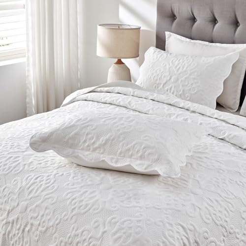 Kingnex Oversized King Bedspread Set - 128x120 White Quilted Coverlet & Shams