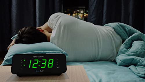 Dual Alarm Clock Radio with Auto Time Setting & Jade Green LED Display