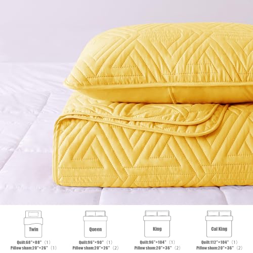 Whale Flotilla Queen Quilt Set - 3-Piece Yellow Geometric Bedspread