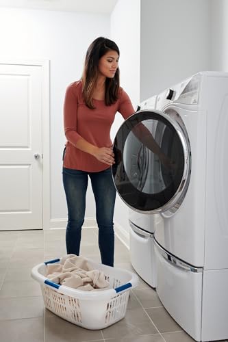 Rubbermaid 1.5-Bushel Large Hip-Hugger Laundry Basket, White