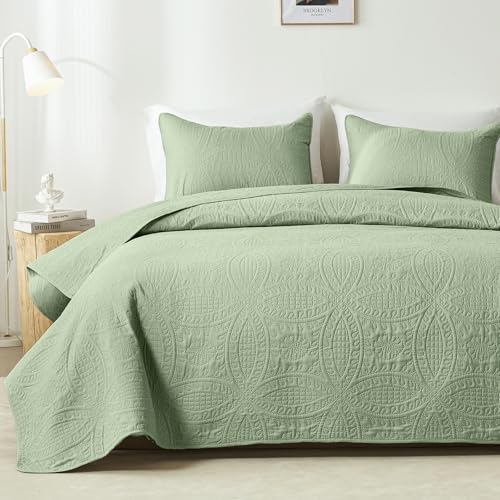 Akkialla Sage Green Full/Queen Quilt Set - 3-Piece Bedspread Coverlet