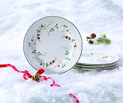 Pfaltzgraff Winterberry Salad Plates Set of 4, 8-Inch Green Holiday Tableware