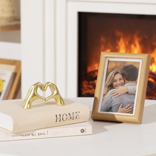 Gold Heart Hands Sculpture – Modern Aesthetic Tabletop Decor for Shelves