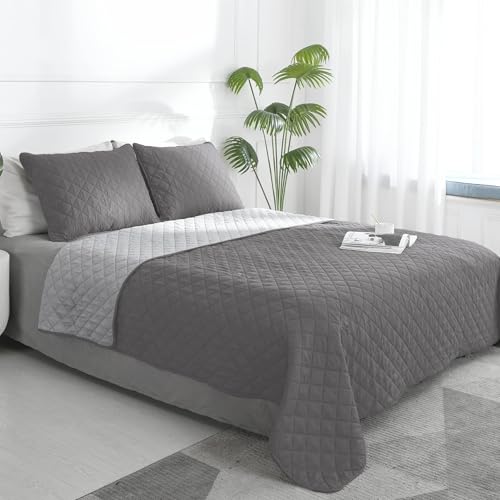 Easy-Going Reversible Quilt Set Full/Queen with 2 Shams - Bedspread