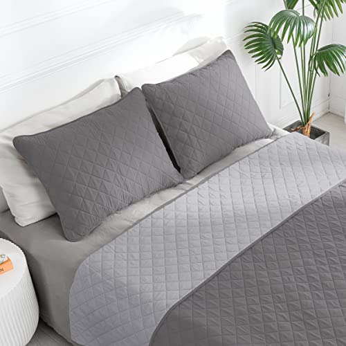 Easy-Going Reversible Quilt Set Full/Queen with 2 Shams - Bedspread