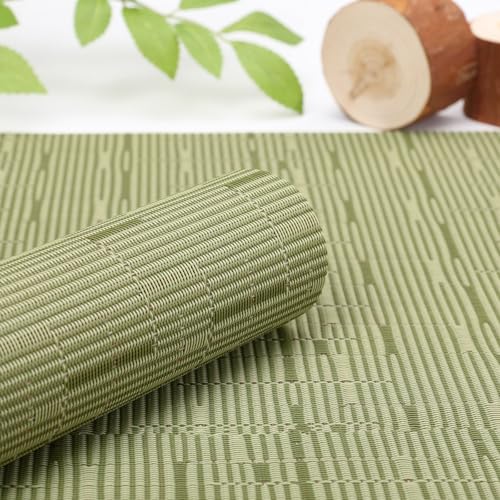 Washable Vinyl Placemats Set of 8, 17x12 Inch Non-Slip Table Mats, Green