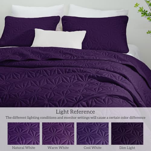 Whale Flotilla King Quilt Bedding Set - 3-Piece Lightweight Bedspread