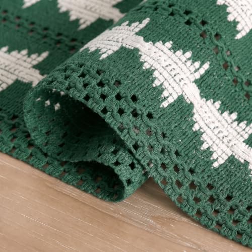 Artoid Mode 12x120 Inch Green Woven Table Runner - Beige Tree Christmas