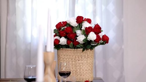 Rowfad 120 Pcs Artificial Roses Bulk Velvet Silk White Roses White Roses for Wedding Centerpieces Bridal Bouquet Mohter's Day Home Decor (120, White)