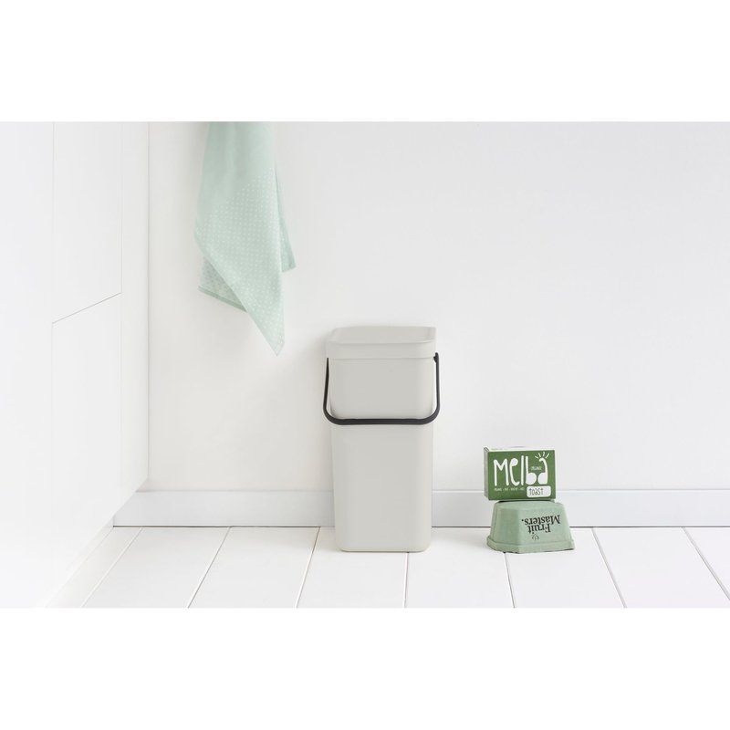 Brabantia Sort & Go Kitchen Recycling Bin | S / 4.2 Gal / 16L | Light Gray | Removable Stay-Open Lid, Carry Handle | Trash Can for Bottles, Cans, Paper, Glass | Wall-Mounting Bracket Included