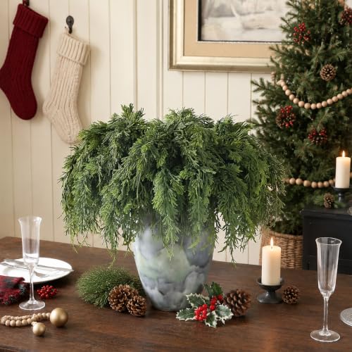 32Pcs 18in Lifelike Cedar Branches — Artificial Christmas Orchard Ferns, 32-Pack