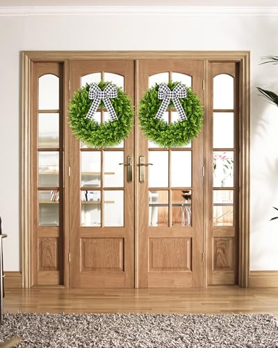 20-Inch Artificial Boxwood Wreath with Plaid Bow for Front Door Decor