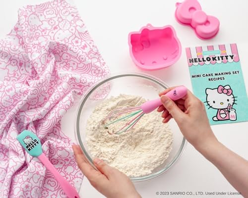 Character Face and Bow Mini Cake Baking Set with Utensils