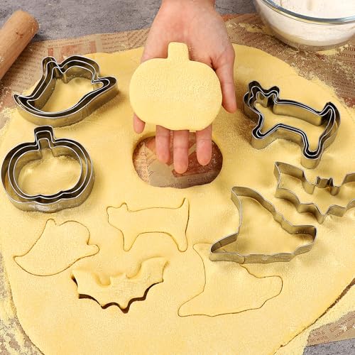 KULENAND Halloween Cookie Cutters Set 15 Pcs - Pumpkin Ghost Bat Cat Witch's Hat