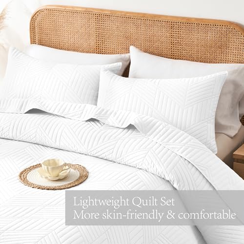 Davulos White Queen Quilt Bedding Set - 3-Piece Microfiber Coverlet