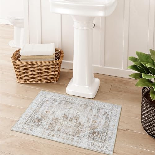 Uphome Boho Small Bath Mat, Vintage Oriental Farmhouse Bath Rug, 18x26