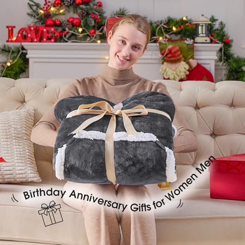 Oversized Wearable Blanket Hoodie with Pet Pocket - Soft Sherpa Fleece