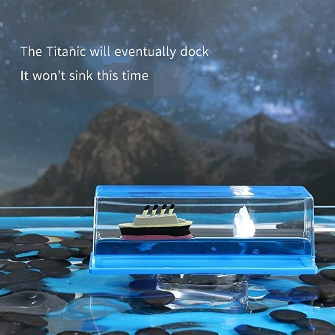 Unsinkable Cruise Ship Liquid Motion Desk Toy & Sensory Fidget Decor