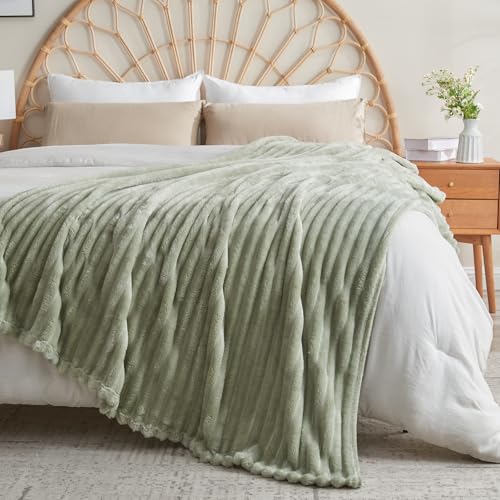 NEWCOSPLAY Sage Green Fleece Ribbed King Blanket 90x110 for Couch