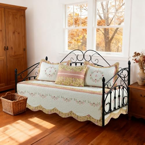 4-Piece Yellow Scalloped Daybed Cover Set - Reversible Quilted Bedding
