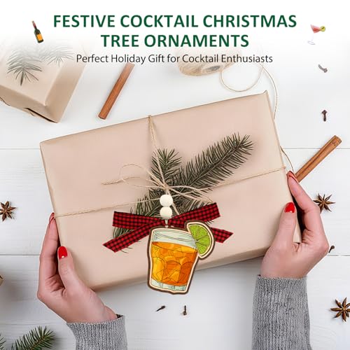 D4DREAM Wooden Cocktail Ornament Style 13 – Christmas Tree Drink Decor Gift