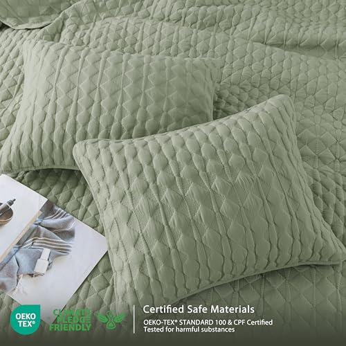 WDCOZY Sage Green Queen Quilt Bedding Set - 3 Piece Lightweight Coverlet