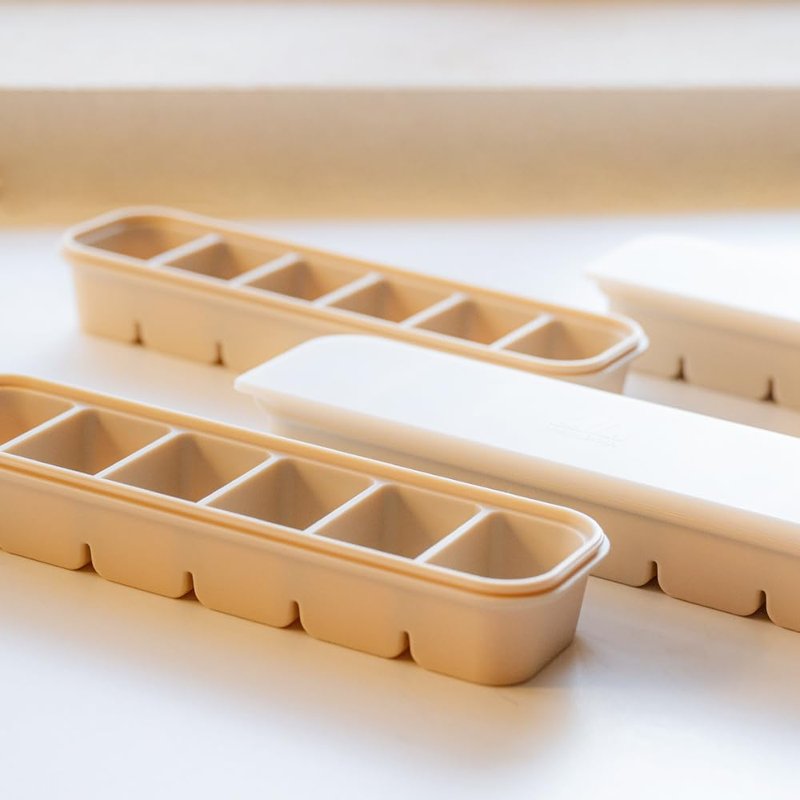 AGUARD Silicone Freezer Tray, Made in Korea, Meal Prep, Freeze Food Storage Cubes Trays with Lids for Purees, Soups, Solid Food Fruit Vegitable Brastmilk, Easy and Safe (Creme Brulee, 6 Cube)