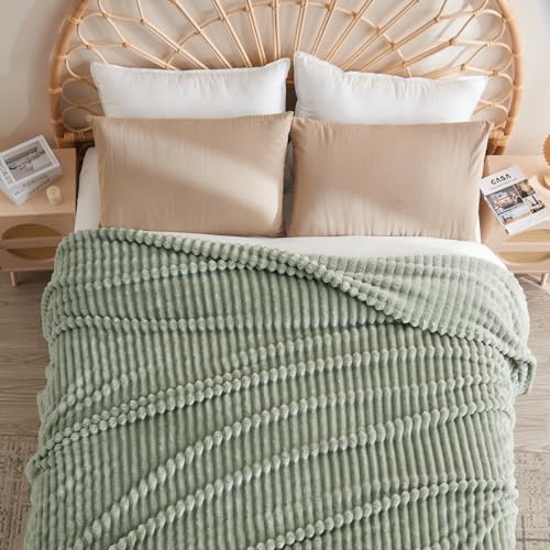 NEWCOSPLAY Sage Green Fleece Ribbed King Blanket 90x110 for Couch