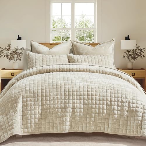 RECYCO Velvet Quilt Set King Size - Soft Channel Stitched Bedspread with 2 Shams