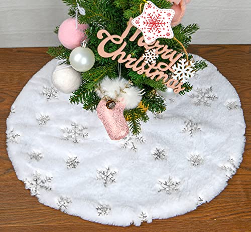 24-Inch White Faux Fur Christmas Tree Skirt with Silver Sequin Snowflakes