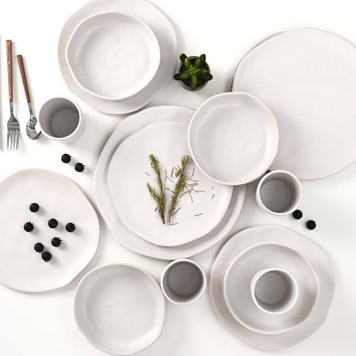 Cabtnca Modern Ceramic Dinnerware Sets for 4, 16 Pieces Stoneware Plates and Bowls Sets, Highly Chip Scratch Resistant, Microwave & Dishwasher Safe Dish Set for Home Kitchen, Speckled White
