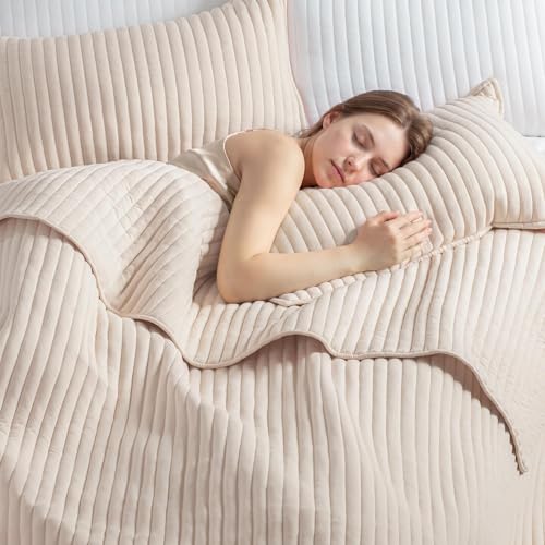 Exclusivo Mezcla King Size Quilt Set - Lightweight Beige Microfiber Coverlet