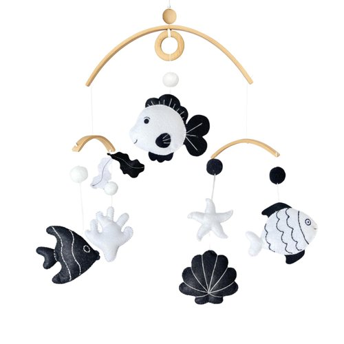 High-Contrast Black & White Decor for Newborn Baby Nursery Room – Fish Crib Mobile, Handmade for Boy & Girl, Safe Natural Wood & Fabric, Plastic-Free, Baby Shower Gift Ready