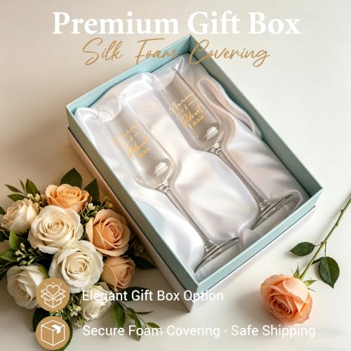 Personalized Wedding Champagne Flutes Set of 2 - Classic Variant, Mr & Mrs Toasting Glasses
