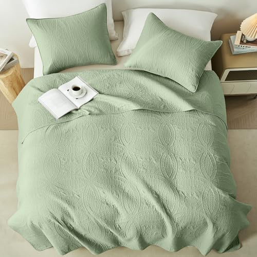 Akkialla Sage Green Full/Queen Quilt Set - 3-Piece Bedspread Coverlet