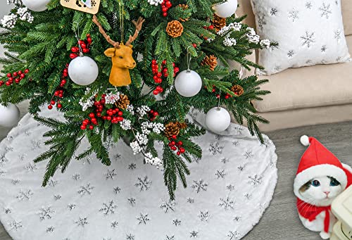 24-Inch White Faux Fur Christmas Tree Skirt with Silver Sequin Snowflakes