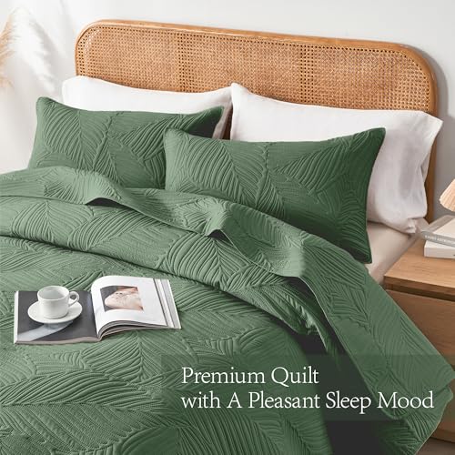 OARAGE Olive Green Queen Quilt Bedding Set - 3-Piece Microfiber Bedspread