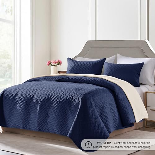 FLYMME Queen Quilt Set - 3-Piece Ultra Soft Navy Blue Microfiber Bedspread
