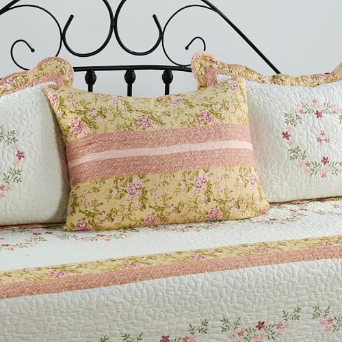 4-Piece Yellow Scalloped Daybed Cover Set - Reversible Quilted Bedding