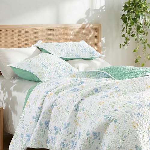 Exclusivo Mezcla Floral King Quilt Bedding Set - 3-Piece Lightweight Bedspread