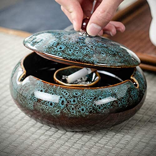 5.7-Inch Ceramic Ashtray with Lid - Windproof Desktop Ash Holder