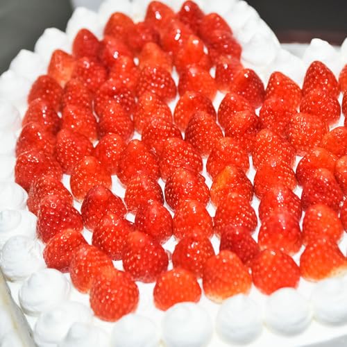 150 Pcs Realistic Artificial Strawberries - Faux Plastic Decor for Events & Home