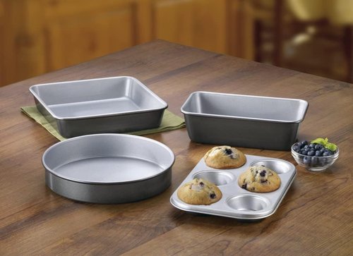 Cuisinart Chef's Classic Nonstick Bakeware Set - 4-Piece Silver/Black Essentials for Baking
